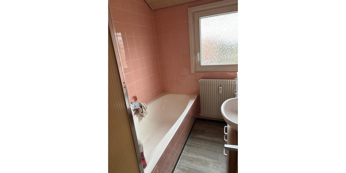 Dachgeschoßwohnung Kirchentellinsfurt - 5 Zimmer, 72 m&sup2;, 750&euro; | Angebot:27564794