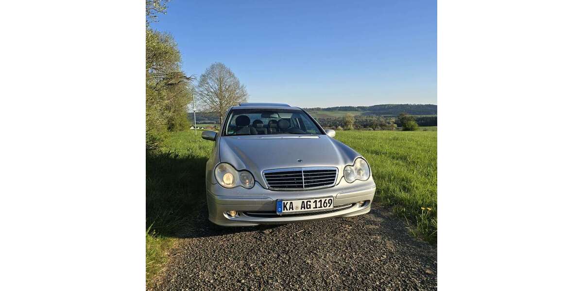 Mercedes-Benz 240 263.555 km 1.450 &euro; Tübingen 72072