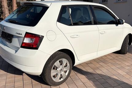 Skoda Fabia 143.000 km 3.799 &euro; Belsen 72116