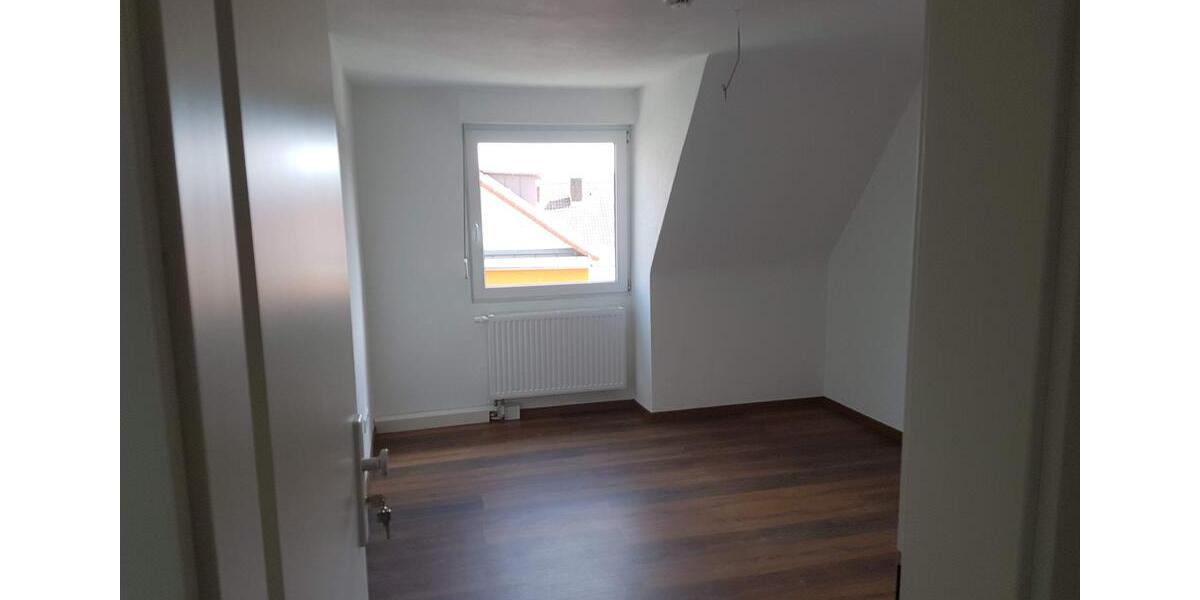 Reihenhaus Esslingen am Neckar Hegensberg - 6 Zimmer, 130 m&sup2;, 645.000&euro; | Angebot:26780220