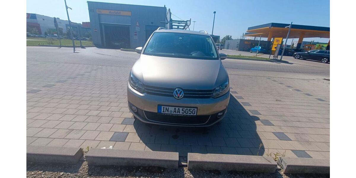 VW Touran 205.000 km 11.200 &euro; Hildrizhausen 71157