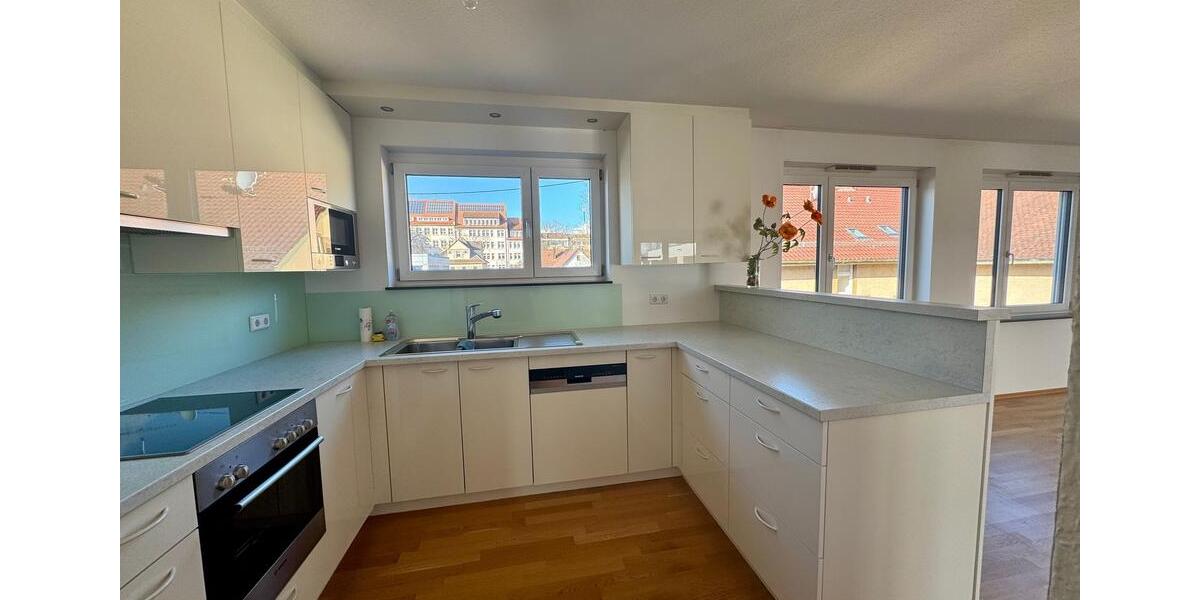 Etagenwohnung Nürtingen - 4.5 Zimmer, 125 m&sup2;, 1.550&euro; | Angebot:25991604