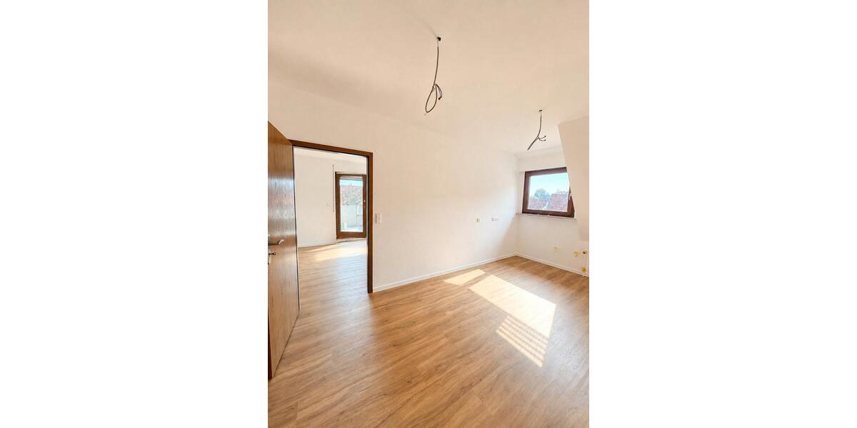 Dachgeschoßwohnung Kirchheim unter Teck - 4 Zimmer, 146 m&sup2;, 1.850&euro; | Angebot:27543065