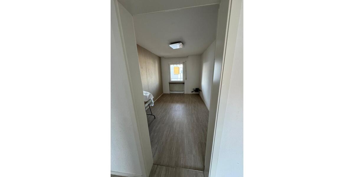 Etagenwohnung Ofterdingen - 4 Zimmer, 100 m&sup2;, 1.300&euro; | Angebot:25963170