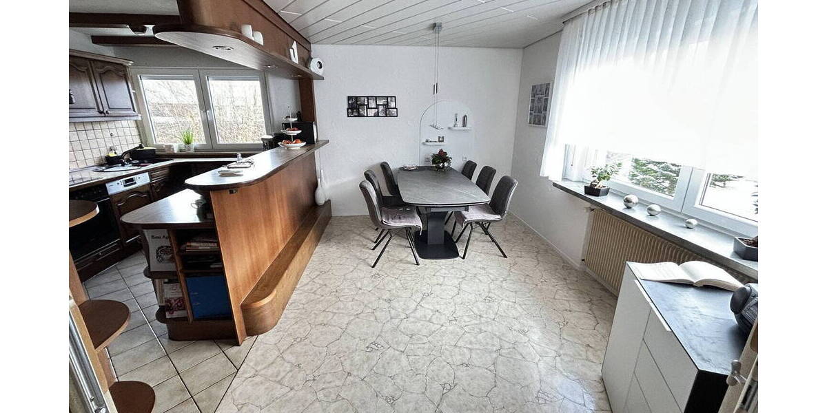 Mehrfamilienhaus, Wohnhaus Ehningen - 9 Zimmer, 250 m&sup2;, 875.000&euro; | Angebot:25654347