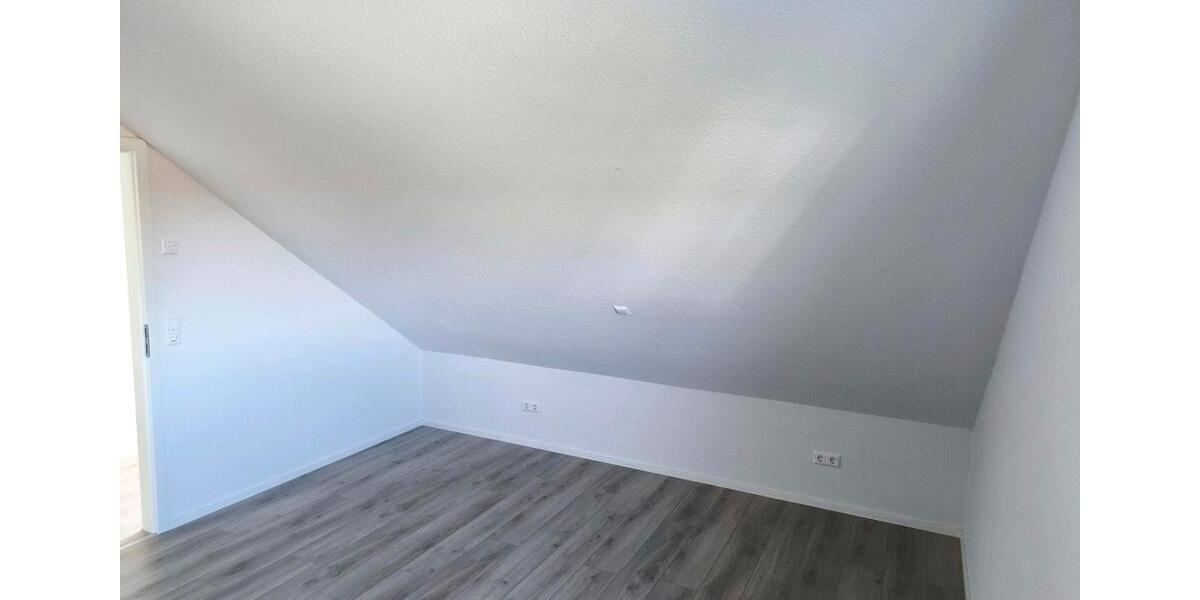 Dachgeschoßwohnung Neckartailfingen - 2 Zimmer, 54 m&sup2;, 985&euro; | Angebot:26652359