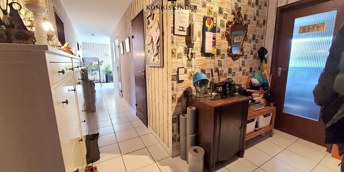 Etagenwohnung Esslingen am Neckar Zollberg - 4 Zimmer, 111 m&sup2;, 420.000&euro; | Angebot:26657618