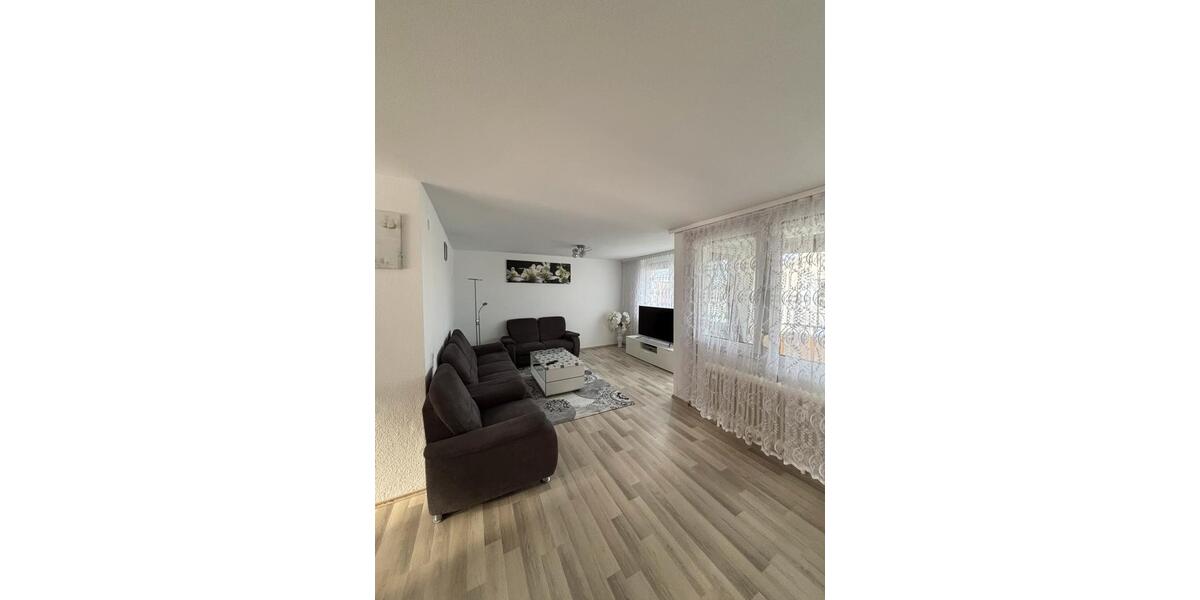 Etagenwohnung Rottenburg am Neckar - 4 Zimmer, 98 m&sup2;, 1.300&euro; | Angebot:25926122