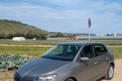 Skoda Fabia 98.000 km 10.432 &euro; Taunusstein 65232