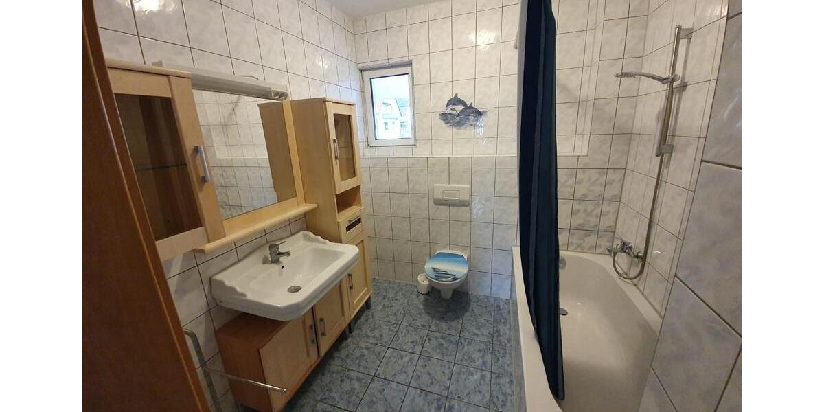 Erdgeschoßwohnung Pfullingen - 4 Zimmer, 90 m&sup2;, 1.300&euro; | Angebot:26676220