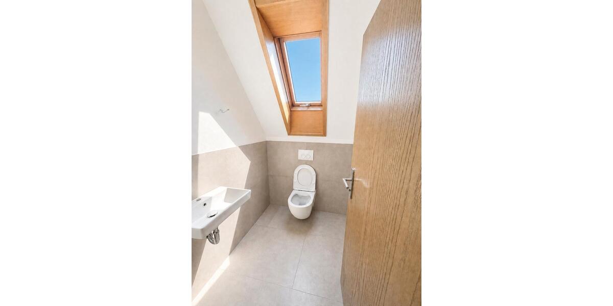 Dachgeschoßwohnung Kirchheim unter Teck - 4 Zimmer, 146 m&sup2;, 1.850&euro; | Angebot:27543065