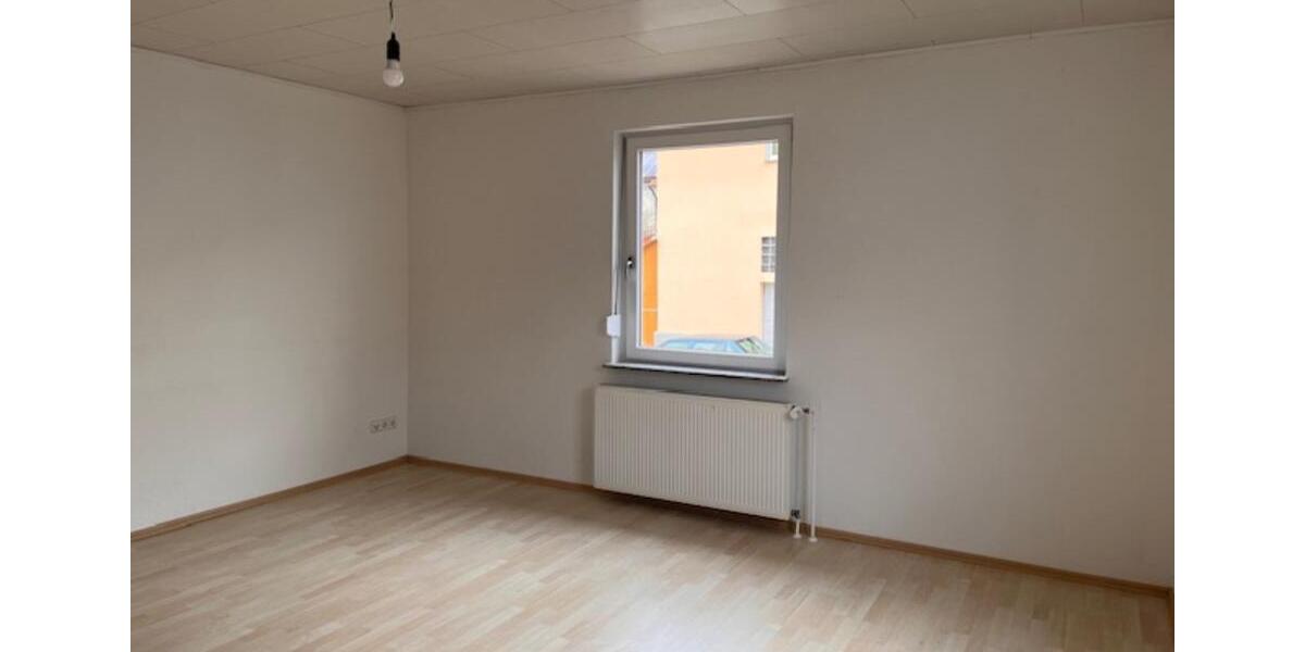 Erdgeschoßwohnung Metzingen - 4 Zimmer, 92 m&sup2;, 1.105&euro; | Angebot:25157268