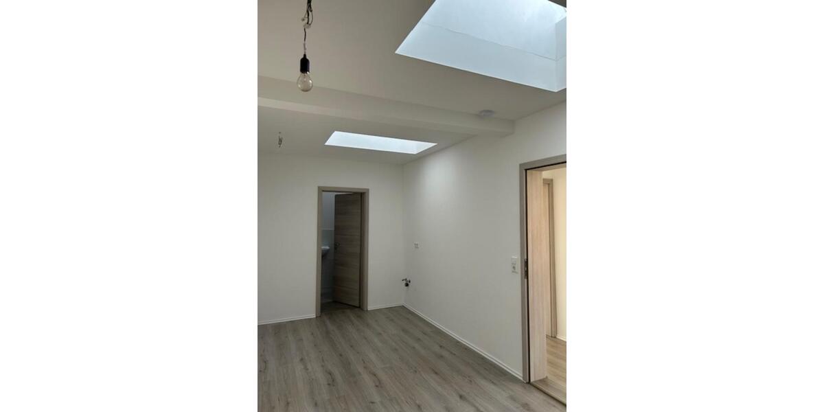 Etagenwohnung Sonnenbühl - 5 Zimmer, 130 m&sup2;, 1.150&euro; | Angebot:24730097