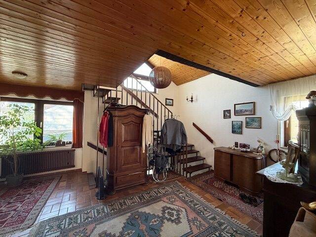 Einfamilienhaus Frickenhausen - 7 Zimmer, 210 m&sup2;, 649.000&euro; | Angebot:25696025