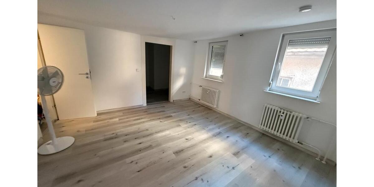 Etagenwohnung Reutlingen - 2 Zimmer, 84 m&sup2;, 600&euro; | Angebot:26024488