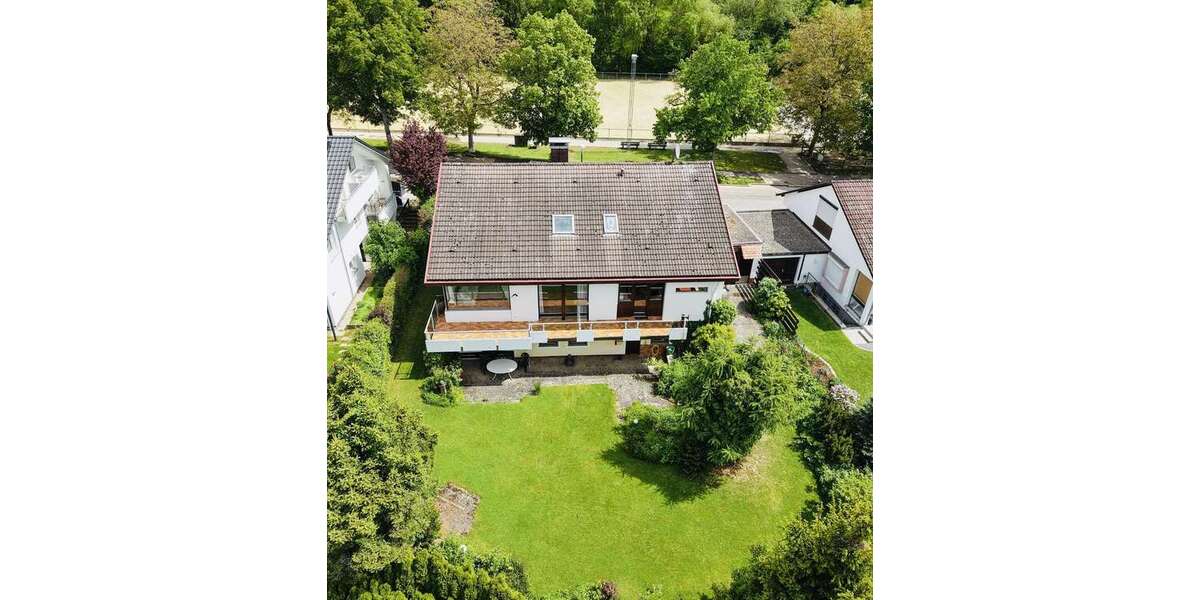 Einfamilienhaus Sindelfingen Sindelfingen (Stadt) - 8 Zimmer, 370 m&sup2;, 875.000&euro; | Angebot:26636117
