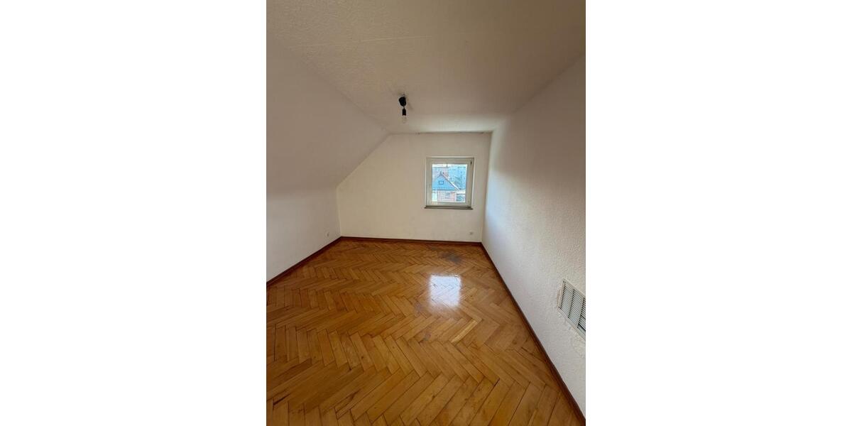 Dachgeschoßwohnung Böblingen - 3 Zimmer, 58 m&sup2;, 965&euro; | Angebot:24466351