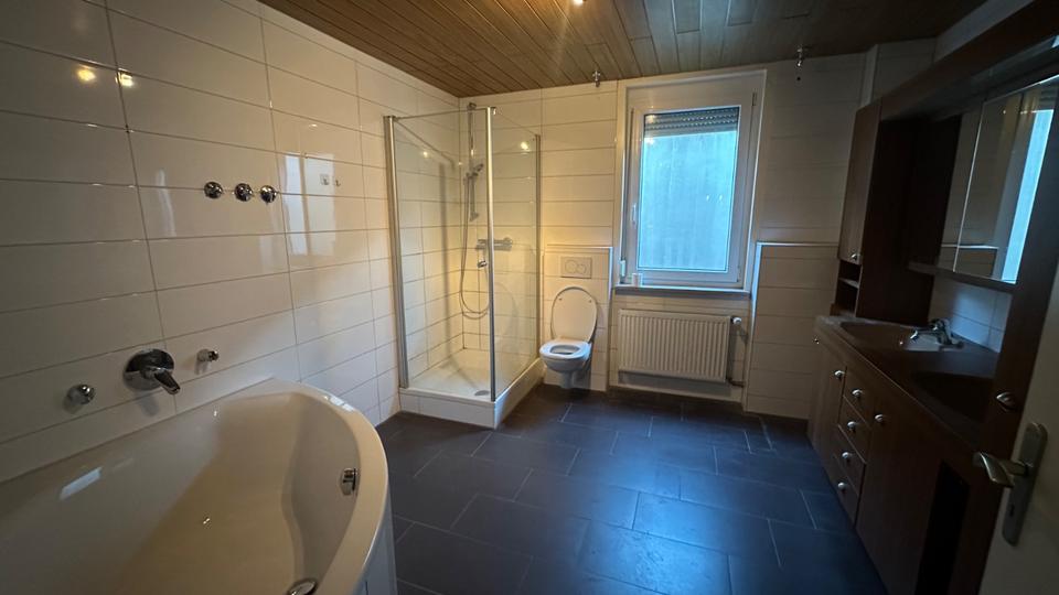 Einfamilienhaus Kirchheim unter Teck - 15 Zimmer, 550 m&sup2;, 1.300.000&euro; | Angebot:25418339