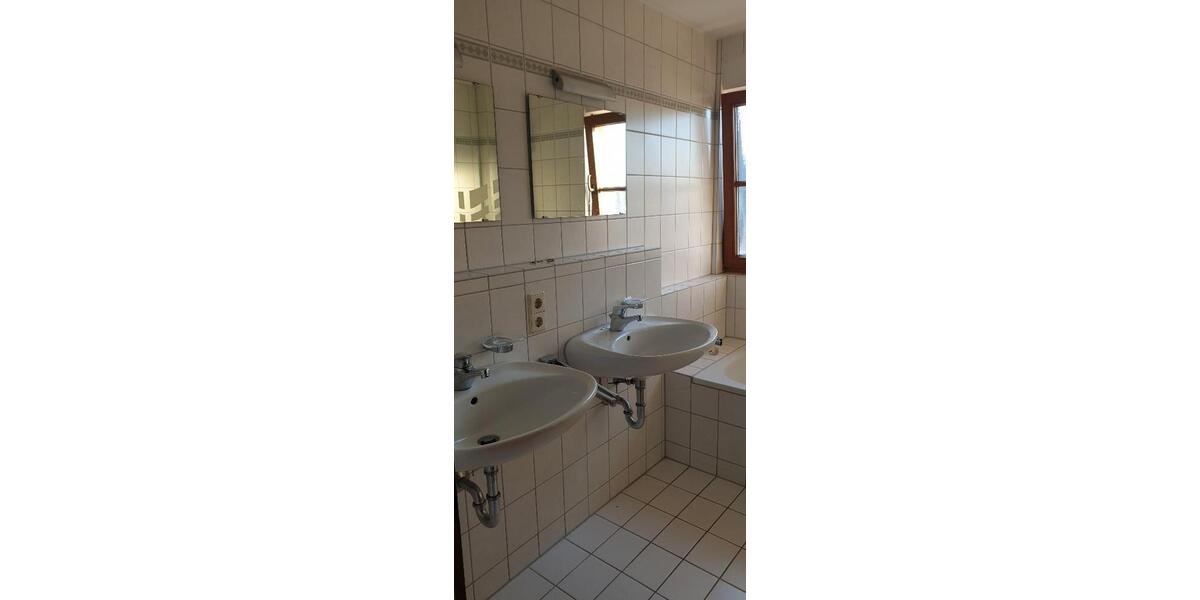Etagenwohnung Gomaringen - 4 Zimmer, 81 m&sup2;, 850&euro; | Angebot:27605021