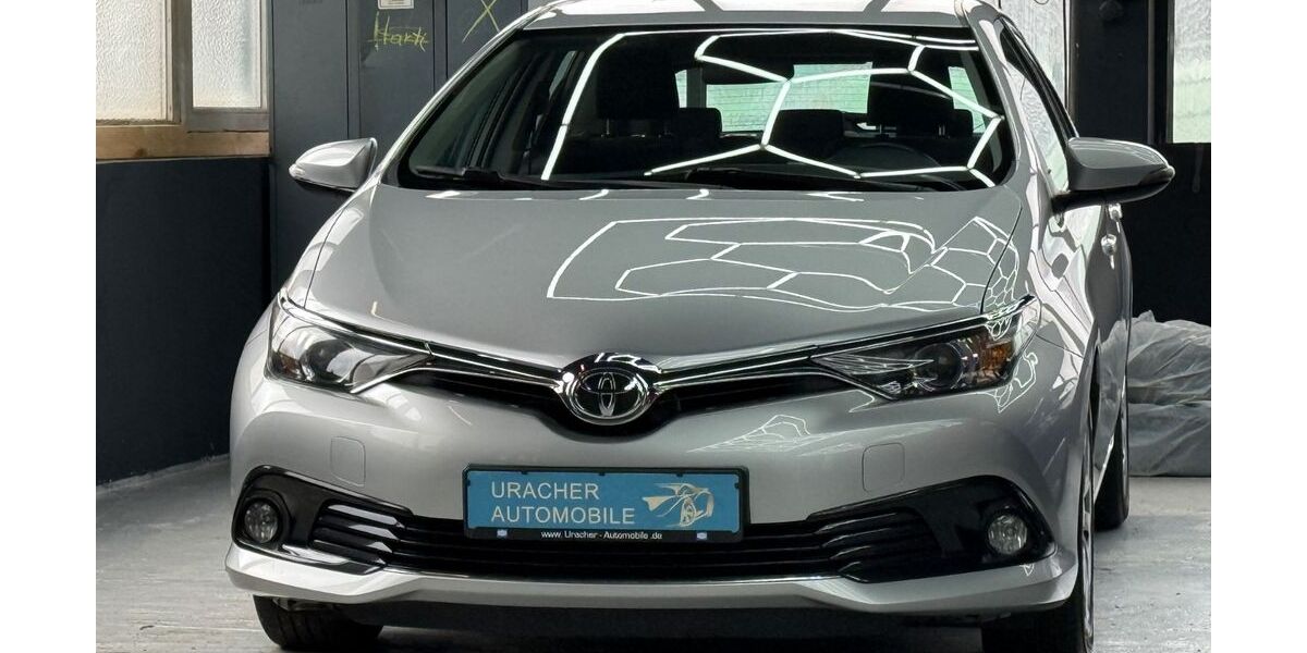 Toyota Auris 120.000 km 11.790 &euro; Reutlingen 72762
