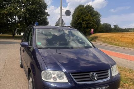 VW Touran 221.000 km 2.449 &euro; Esslingen 73732