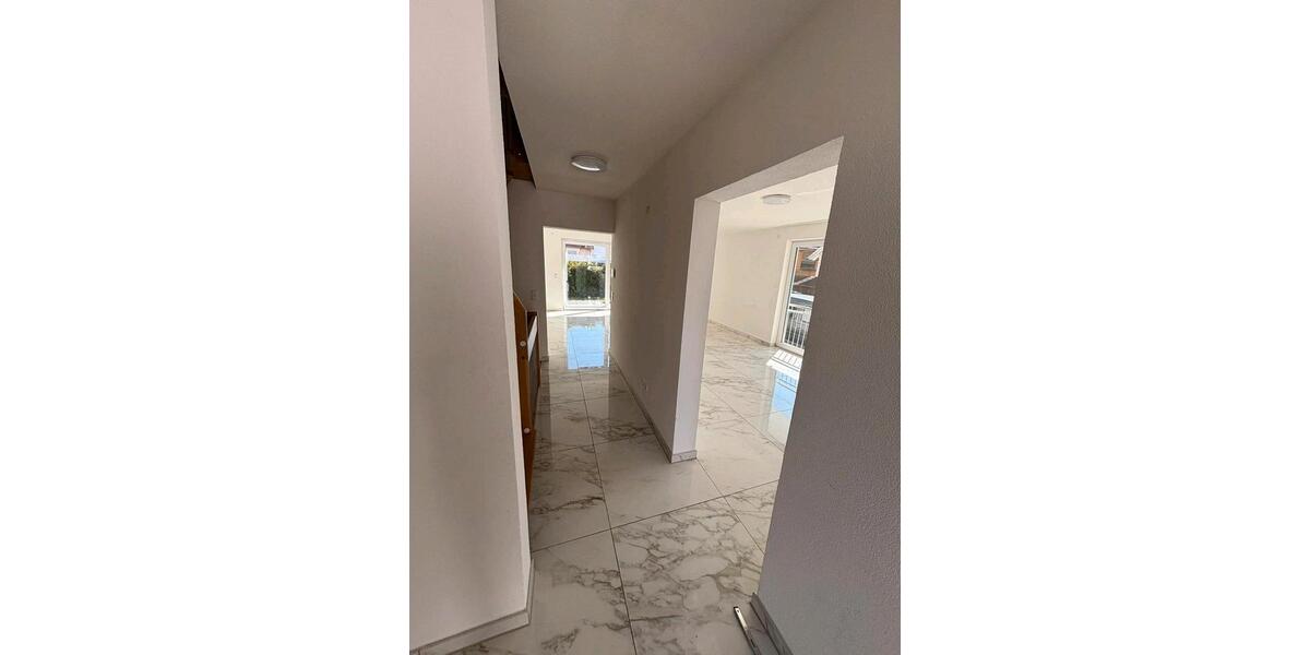 Doppelhaushälfte Reutlingen Reutlingen-Betzingen - 5 Zimmer, 160 m&sup2;, 2.400&euro; | Angebot:26611082