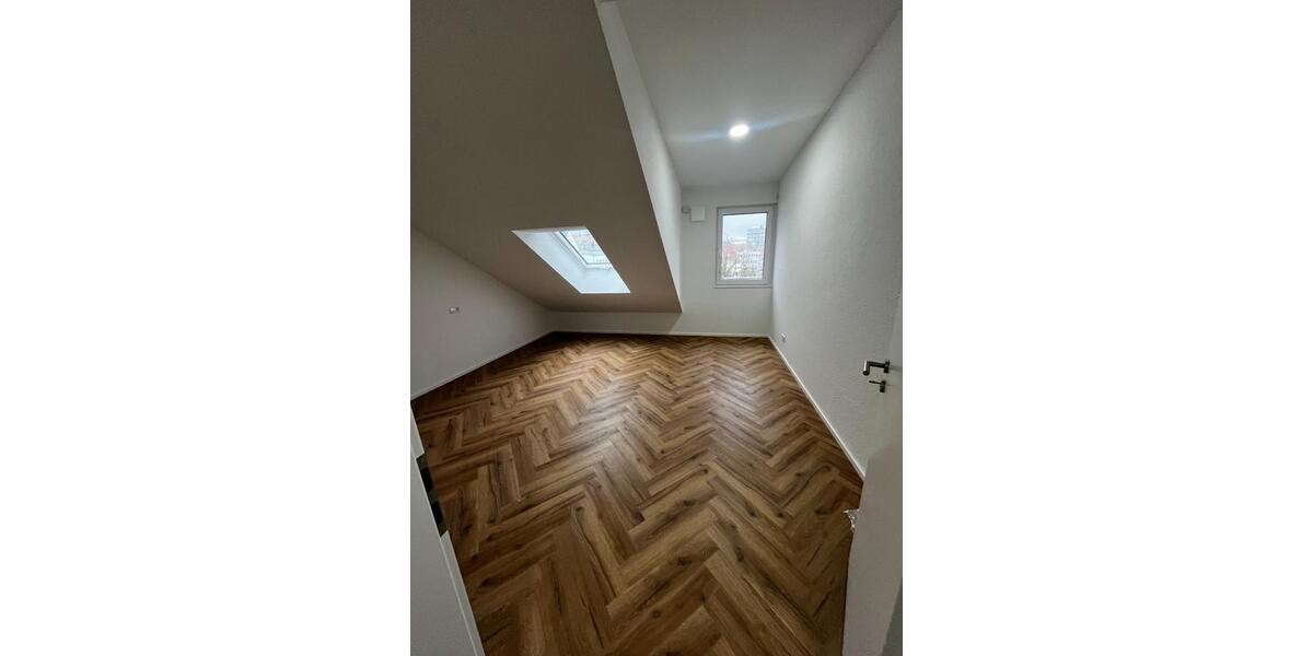 Dachgeschoßwohnung Nürtingen - 3 Zimmer, 100 m&sup2;, 1.480&euro; | Angebot:25867081