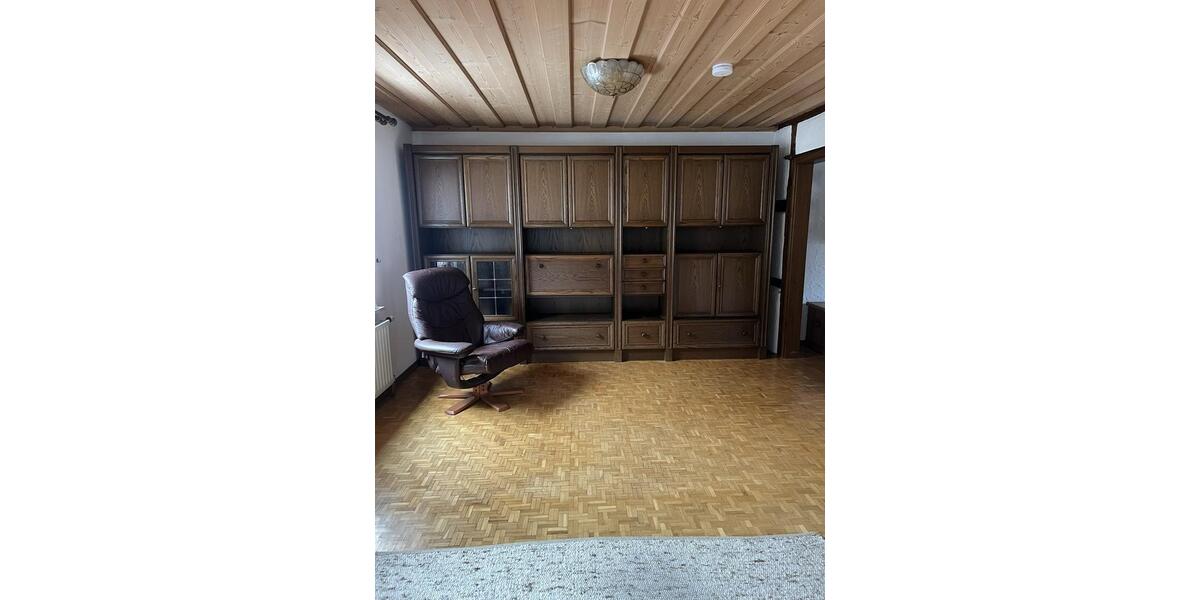 Etagenwohnung Bad Urach - 3 Zimmer, 100 m&sup2;, 1.100&euro; | Angebot:24782140