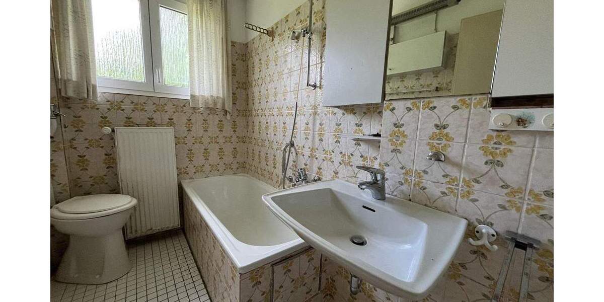 Mehrfamilienhaus, Wohnhaus Steinenbronn - 6 Zimmer, 208 m&sup2;, 699.000&euro; | Angebot:25748790