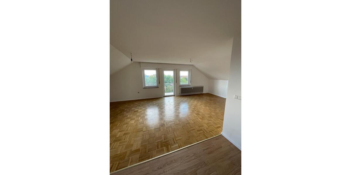 Dachgeschoßwohnung Bondorf - 3 Zimmer, 75 m&sup2;, 1.300&euro; | Angebot:26034133