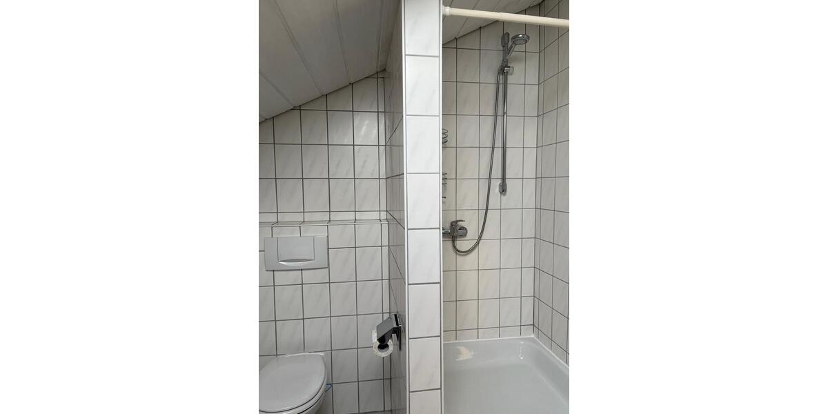 Dachgeschoßwohnung Neidlingen - 2.5 Zimmer, 65 m&sup2;, 690&euro; | Angebot:24338091