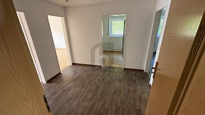 RUHIG GELEGEN, DIREKT AM WALD - Etagenwohnung Bad Urach | Angebot:26990137