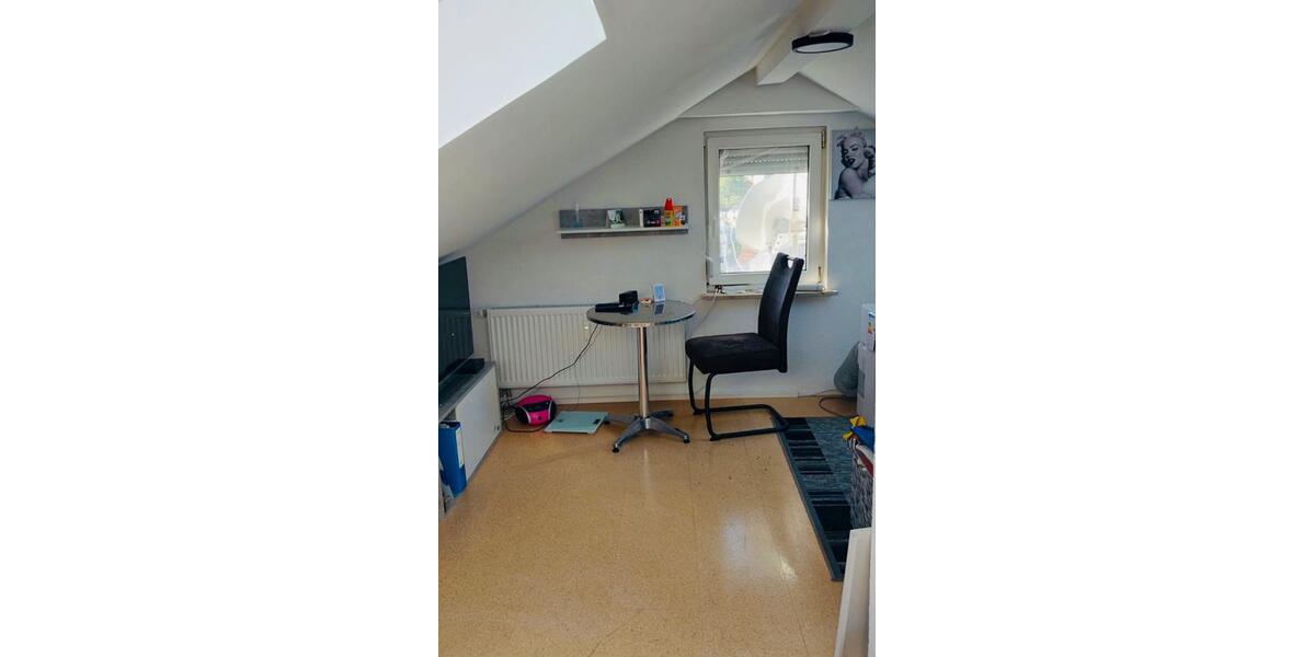 Dachgeschoßwohnung Reutlingen Sondelfingen - 3 Zimmer, 60 m&sup2;, 750&euro; | Angebot:27587405
