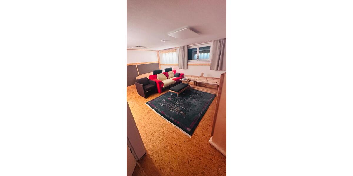 Doppelhaushälfte Erkenbrechtsweiler - 6.5 Zimmer, 155 m&sup2;, 1.700&euro; | Angebot:27617772