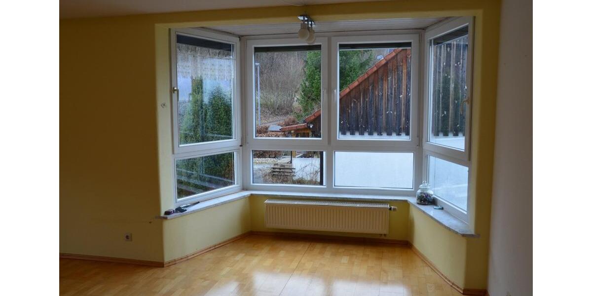 Etagenwohnung Lichtenstein - 4 Zimmer, 120 m&sup2;, 1.250&euro; | Angebot:25087484