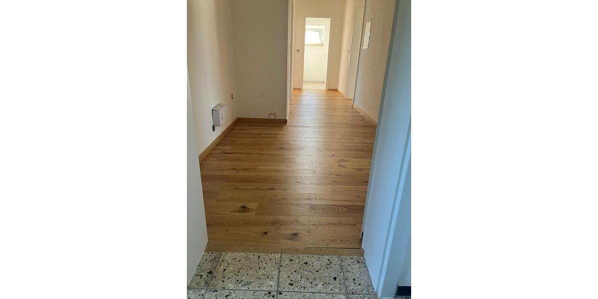 Etagenwohnung Gomaringen - 3.5 Zimmer, 94 m&sup2;, 1.280&euro; | Angebot:26690170