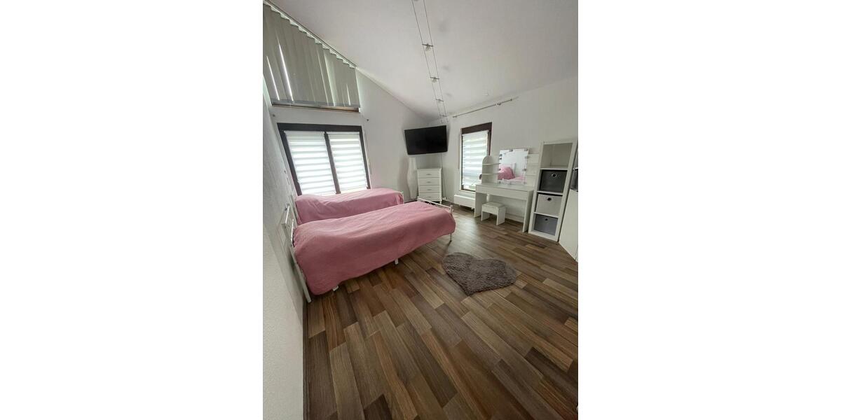 Einfamilienhaus Münsingen - 6 Zimmer, 160 m&sup2;, 2.290&euro; | Angebot:27620331