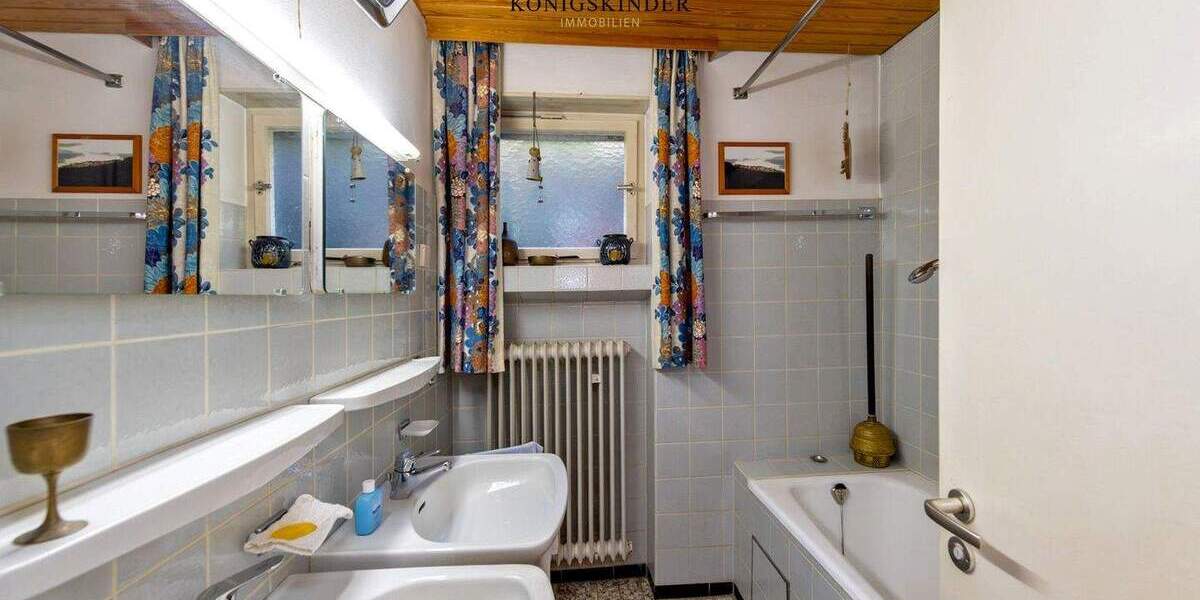 Einfamilienhaus Bad Urach - 6 Zimmer, 182 m&sup2;, 395.000&euro; | Angebot:25669344