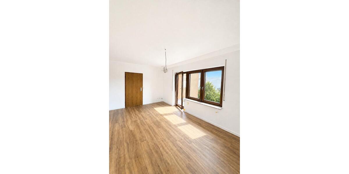 Dachgeschoßwohnung Kirchheim unter Teck - 4 Zimmer, 146 m&sup2;, 1.850&euro; | Angebot:27543065