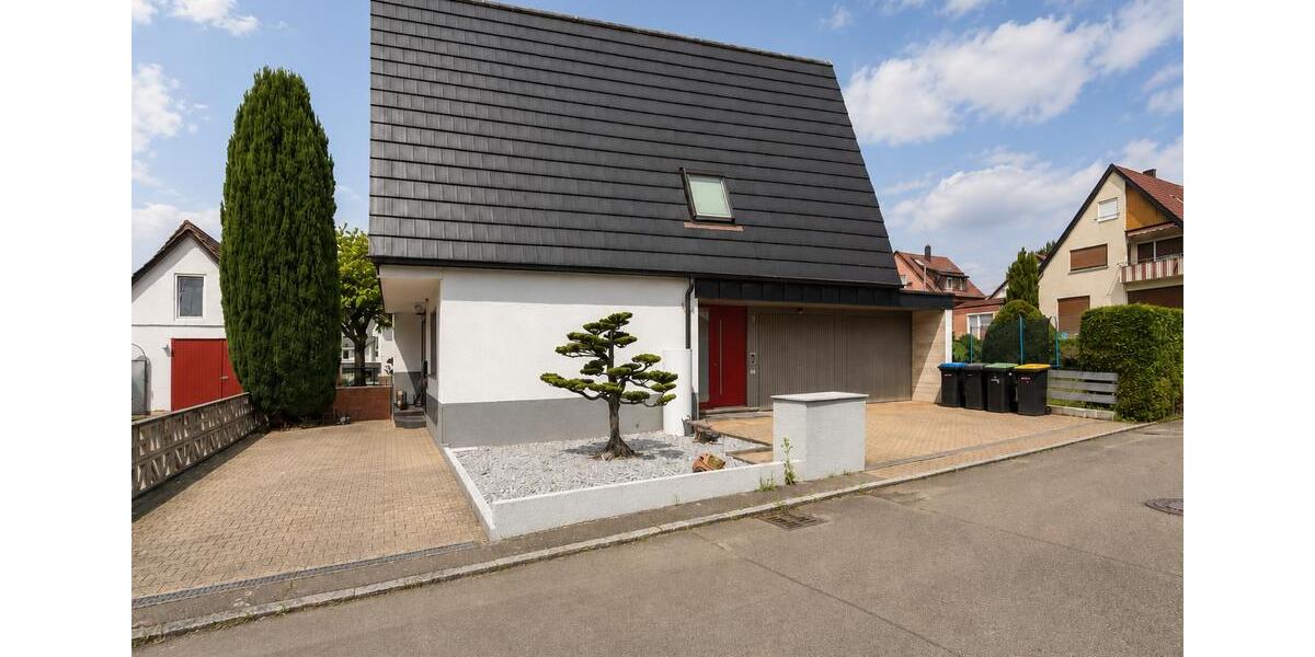 Einfamilienhaus Steinenbronn - 5 Zimmer, 230 m&sup2;, 2.700&euro; | Angebot:26574367