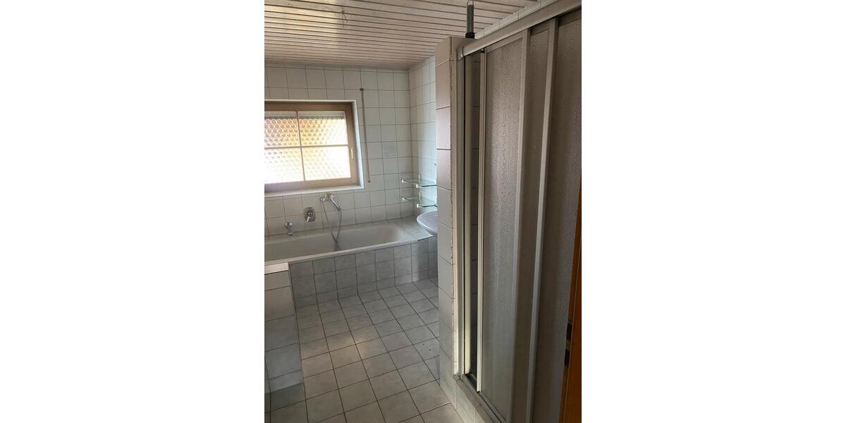 Erdgeschoßwohnung Gammertingen - 4 Zimmer, 120 m&sup2;, 1.000&euro; | Angebot:25540126