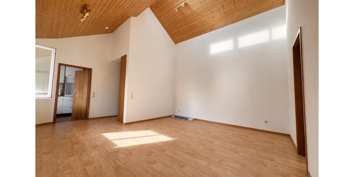 Etagenwohnung Pfullingen - 2 Zimmer, 50 m&sup2;, 700&euro; | Angebot:26686282