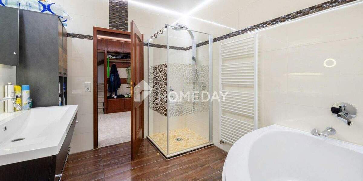 Doppelhaushälfte Dettingen an der Erms - 7 Zimmer, 265 m&sup2;, 565.000&euro; | Angebot:25677666