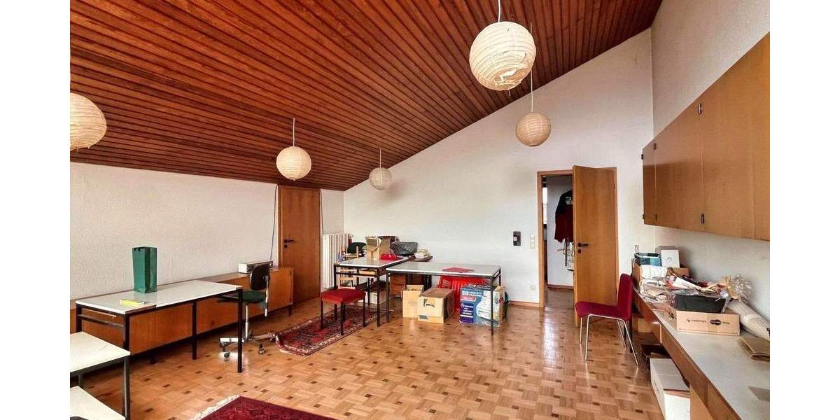 Einfamilienhaus Herrenberg - 7 Zimmer, 200 m&sup2;, 833.000&euro; | Angebot:25704264