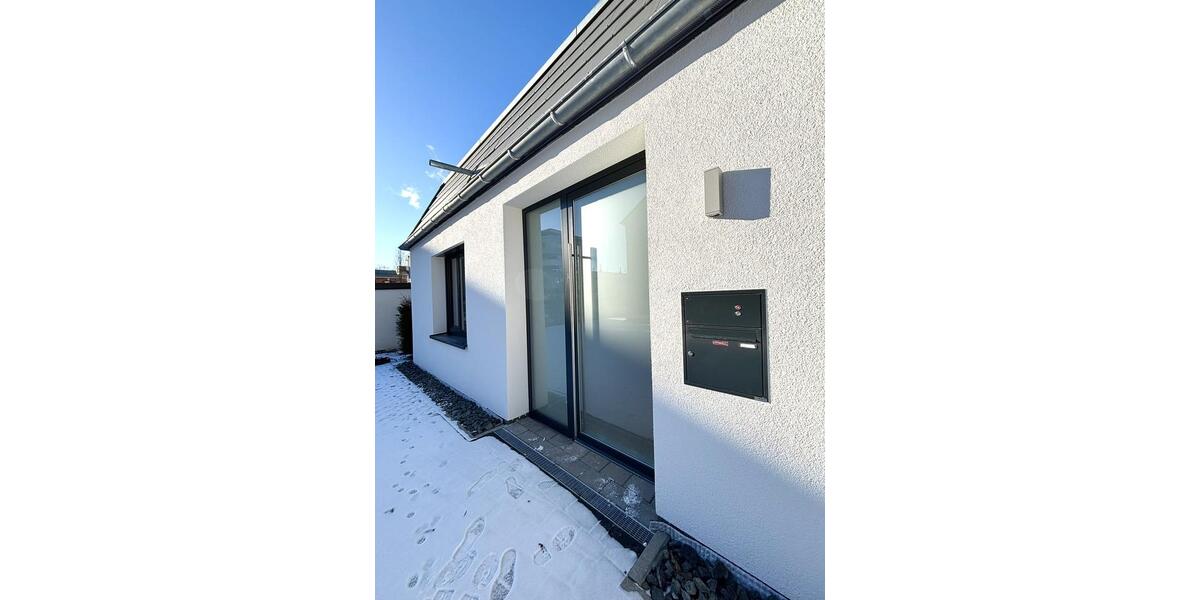 Erdgeschoßwohnung Sindelfingen - 2 Zimmer, 89 m&sup2;, 1.280&euro; | Angebot:25854092