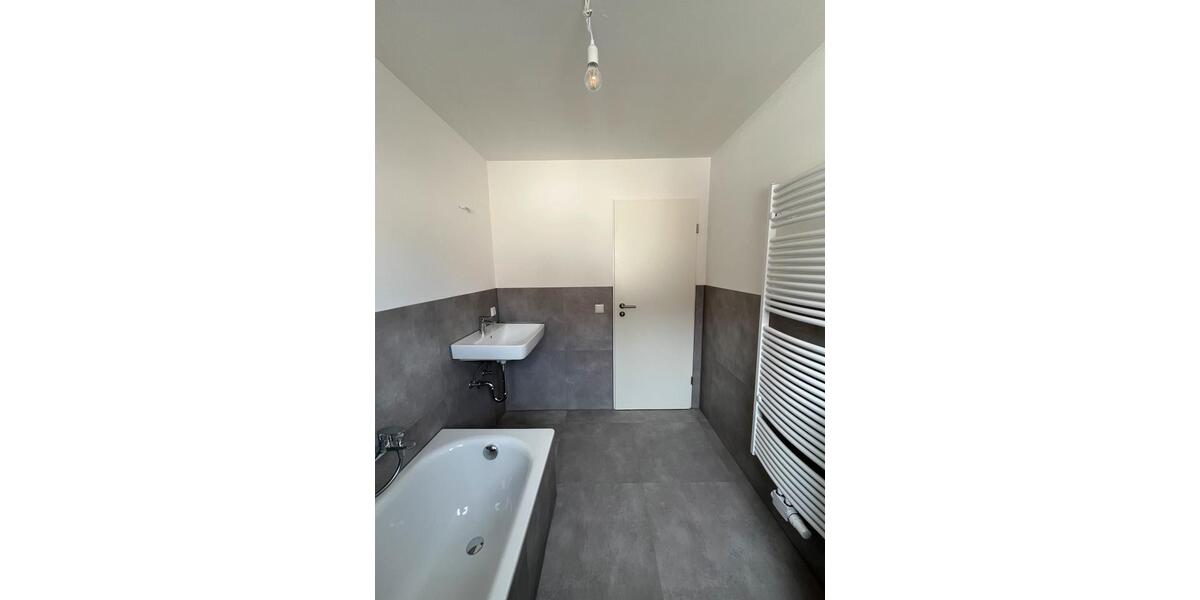 Etagenwohnung Eningen unter Achalm - 3 Zimmer, 74 m&sup2;, 1.285&euro; | Angebot:26041296