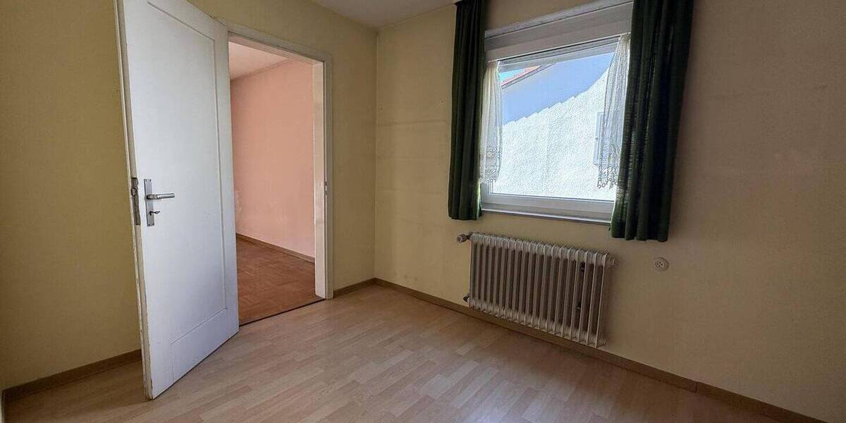 Mehrfamilienhaus, Wohnhaus Ostfildern Scharnhausen - 7 Zimmer, 210 m&sup2;, 699.000&euro; | Angebot:26029990