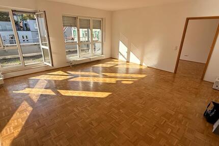 Wohnung Esslingen am Neckar - 2 Zimmer, 65 m&sup2;, 1.000&euro; | Angebot:25944159