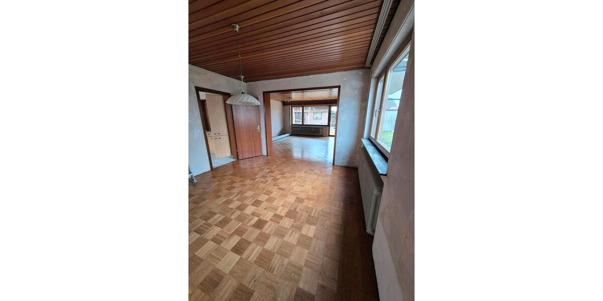 Erdgeschoßwohnung Herrenberg - 5 Zimmer, 117 m&sup2;, 1.400&euro; | Angebot:25941985