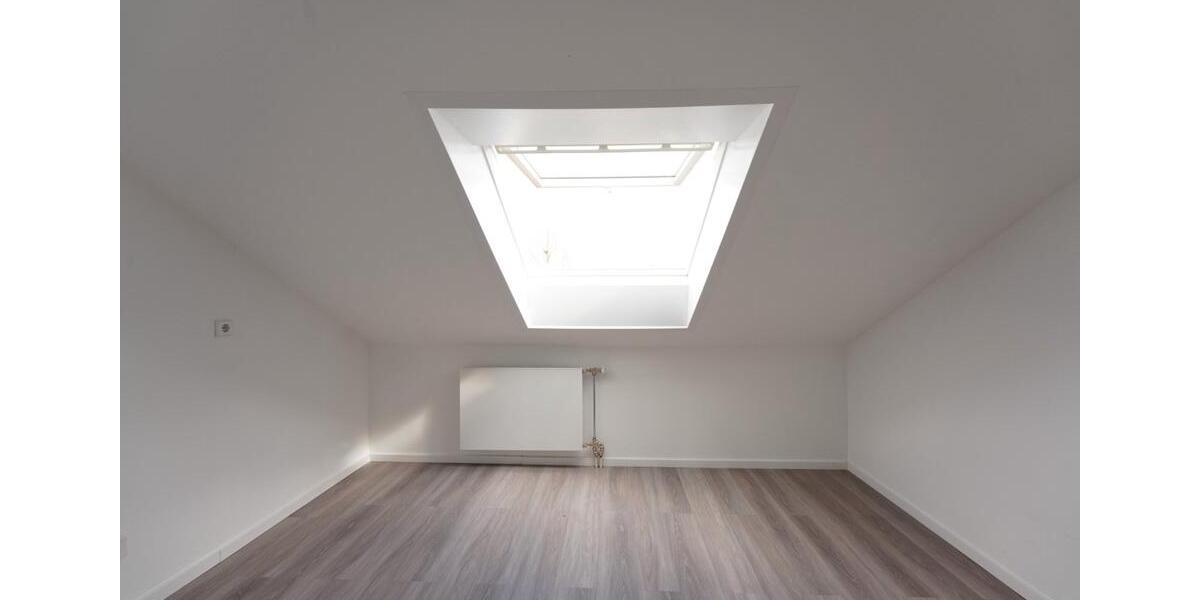 Doppelhaushälfte Nürtingen - 7 Zimmer, 206 m&sup2;, 698.000&euro; | Angebot:25976140